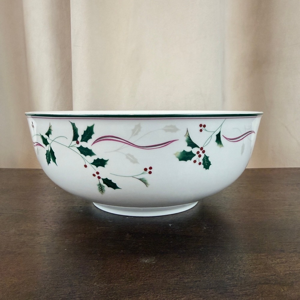 Vintage HOLIDAY SPLENDOR 8" Vegetable Bowl Christopher Stuart Mikasa